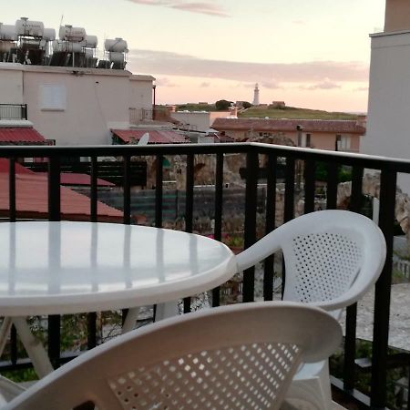 Luxury Apartment In Light House Beach 파포스 외부 사진