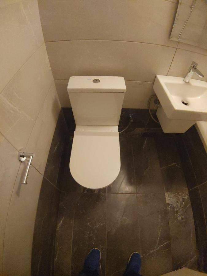 Luxury Apartment In Light House Beach 파포스 외부 사진