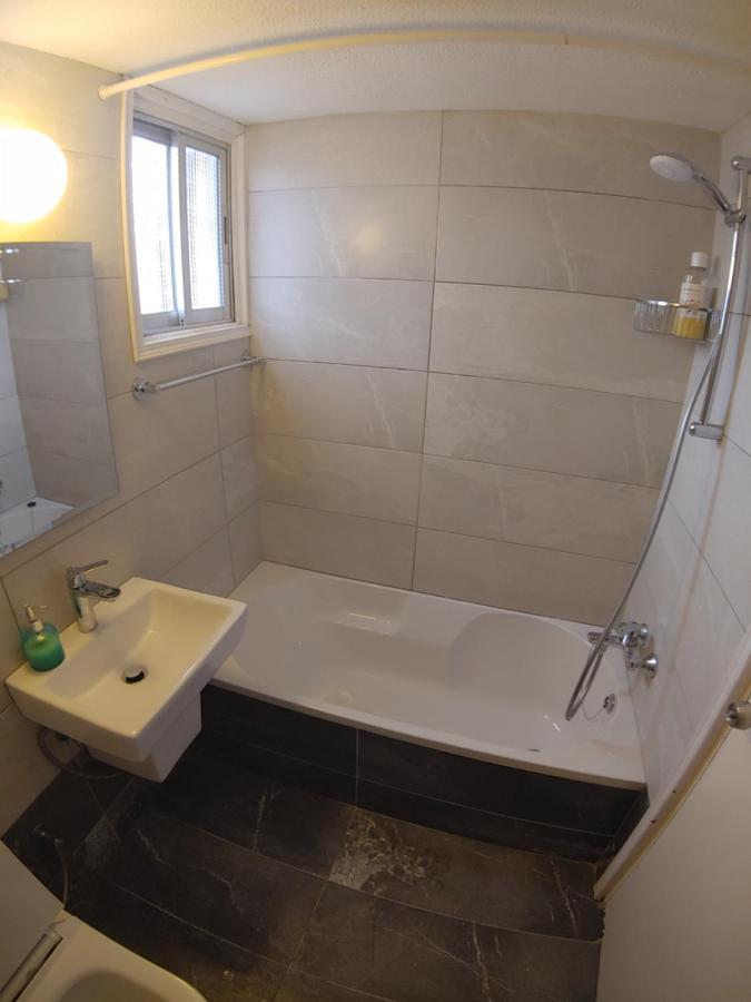 Luxury Apartment In Light House Beach 파포스 외부 사진