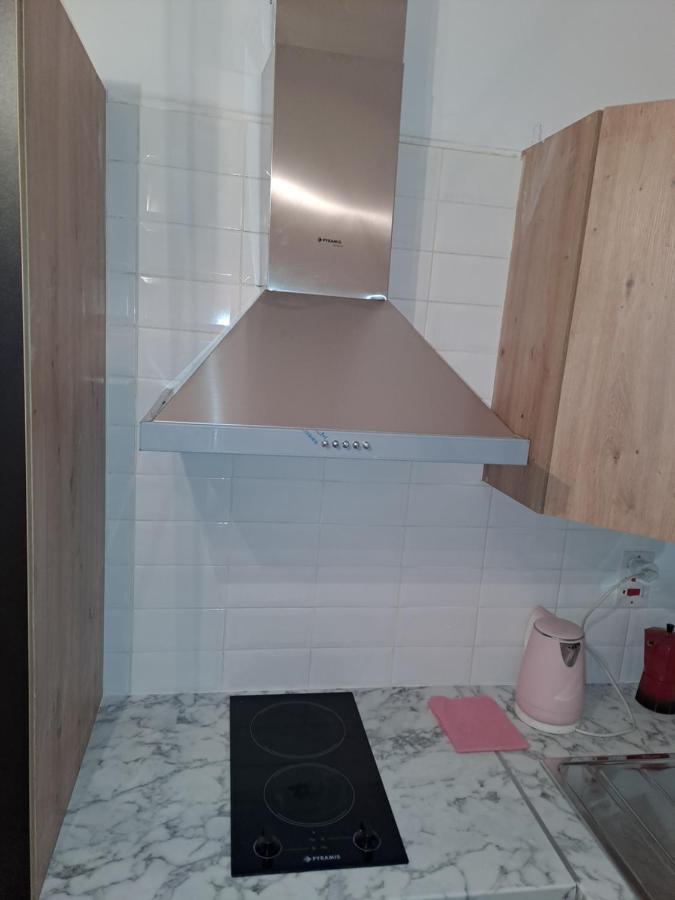 Luxury Apartment In Light House Beach 파포스 외부 사진