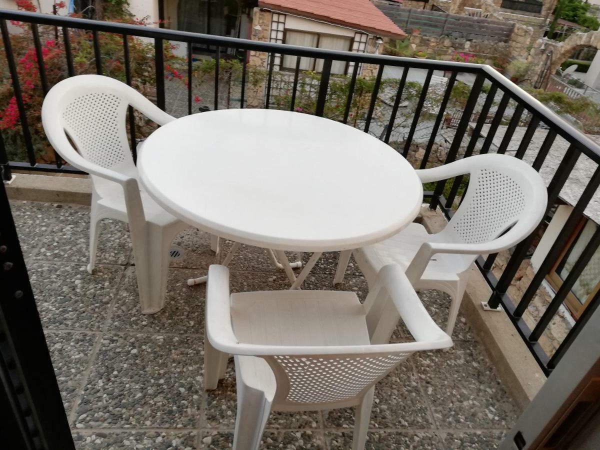Luxury Apartment In Light House Beach 파포스 외부 사진